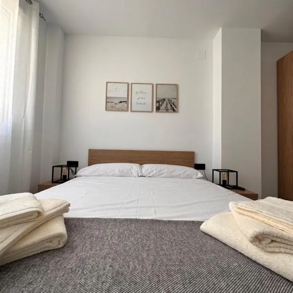 Apartamentos Alegre, hotel v destinaci Fraga