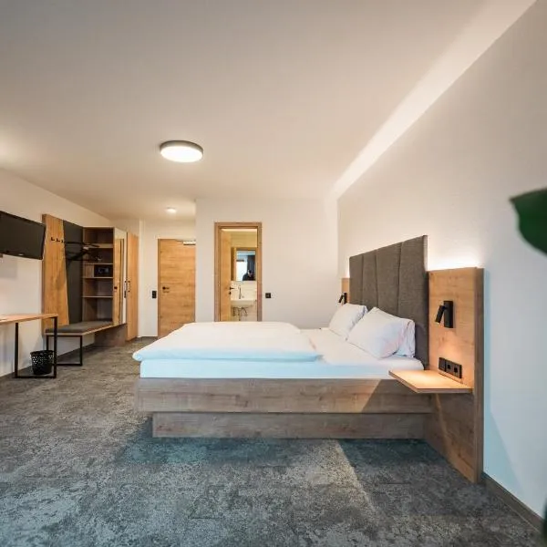 Hotel Goldener Engel, hotel v destinaci Ihringen