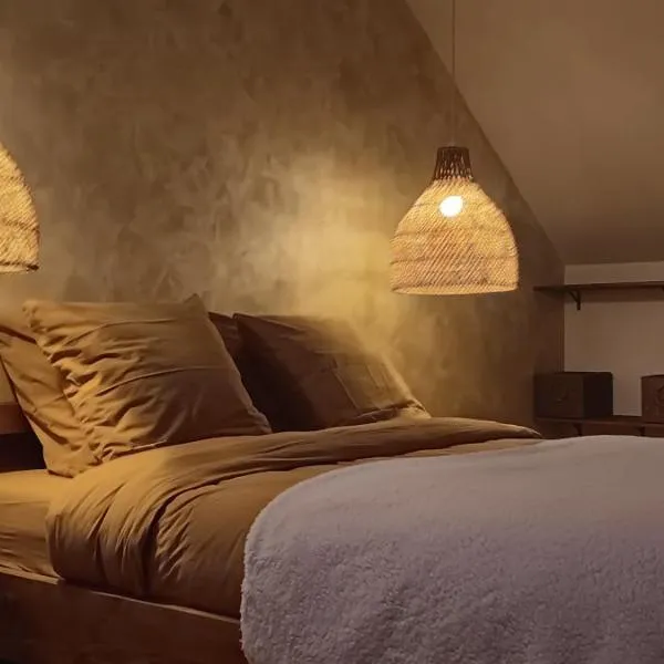 Gîte avec jacuzzi privatif - Haras Le Val Du Conte, hotel em Le Bouillon