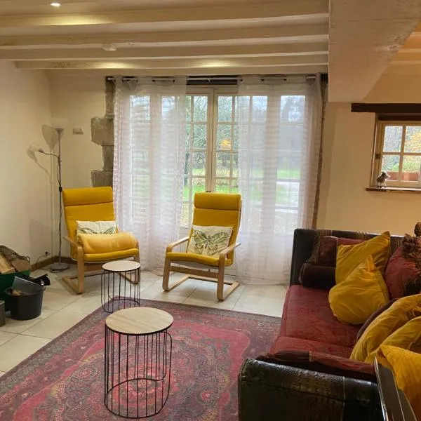Gîte le Matou Roux, hotel in Isle-et-Bardais