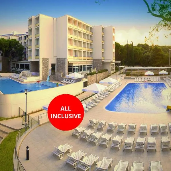Family Hotel Adria - All inclusive, hotel v destinácii Biograd na Moru