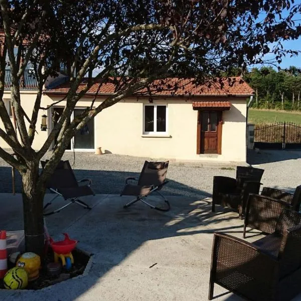 Gîte tout confort entièrement équipé 50 m2 autonome, avec parking, hotel v destinaci Saint-Sixte
