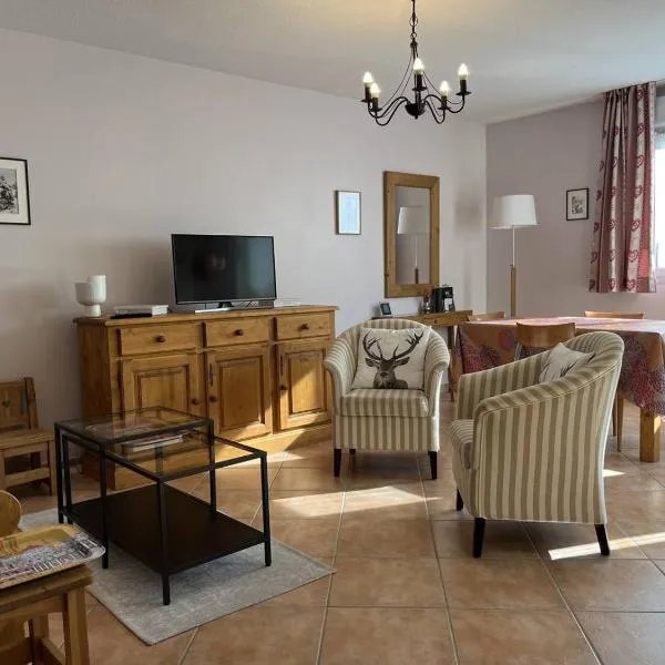 Appartement Fonctionnel avec Balcon, Garage et Wifi - Parfait pour 4 Personnes près des Pistes - FR-1-548-25, hotel v destinaci Villard-de-Lans
