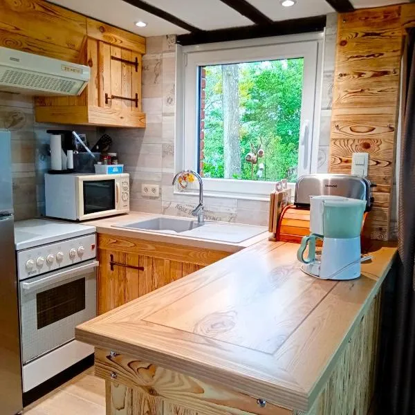 Louloudia Bonsoy Jaune 12 huis in het bos met mooi uitzicht en kalmte, hotel in Blaimont
