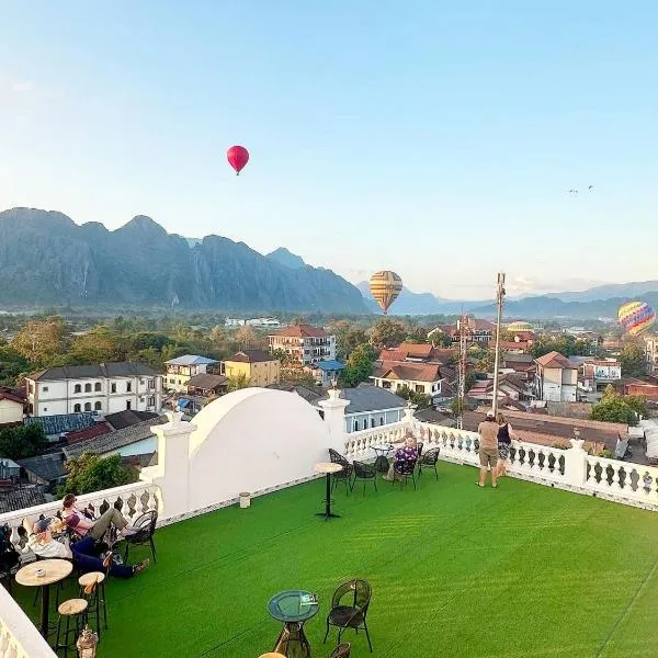 Sky hotel, hotel in Vang Vieng
