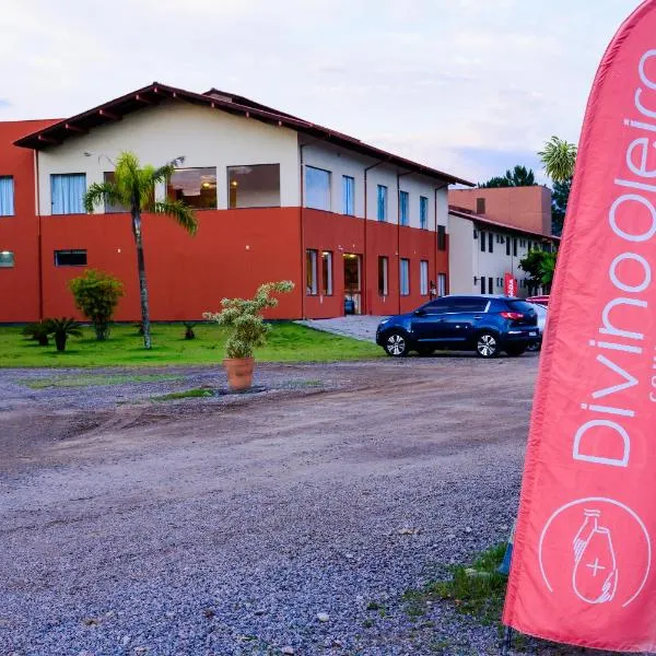 Pousada Divino Oleiro - Gov. Celso Ramos, hotel em Governador Celso Ramos