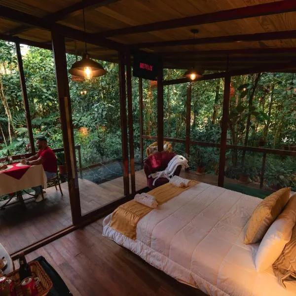 Amazon Puyu Glamping, hotel v destinaci Tarqui
