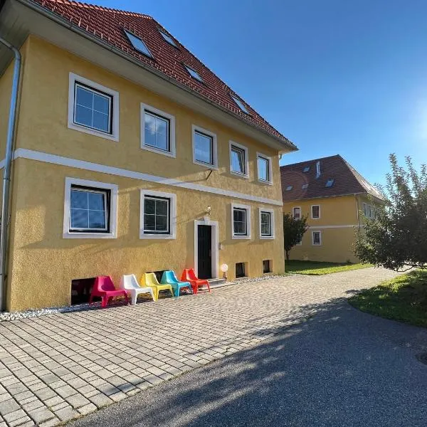 Karawanken Glück, hotel v destinaci Feistritz im Rosental