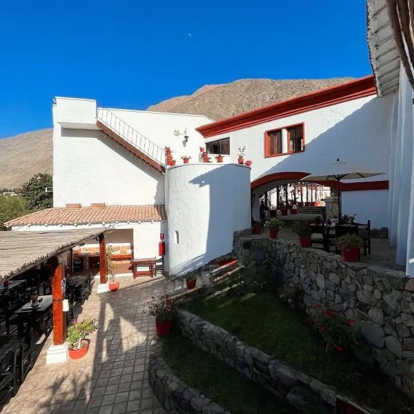 Hotel Rustica Lunahuana, hotel di Uchupampa