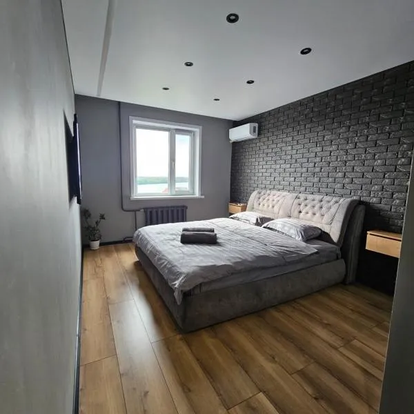 Квартира, hotel in Pavlodar