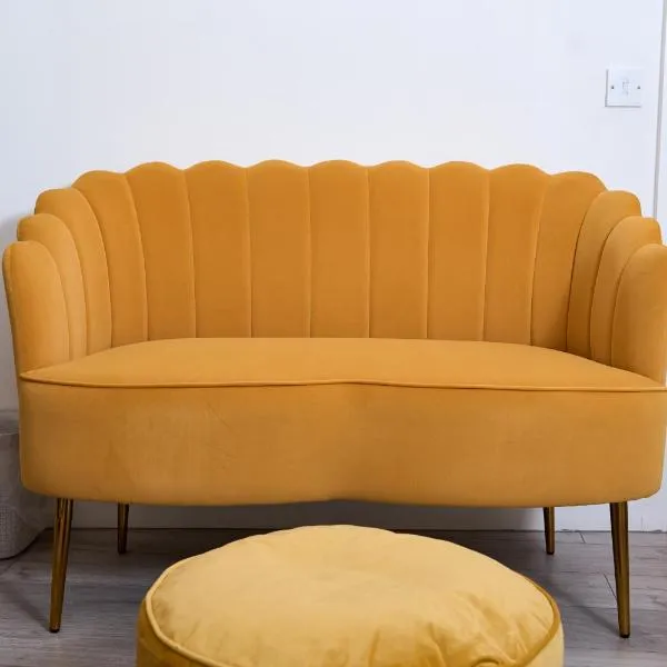 Snooze Luxe House, hotel di Dallington