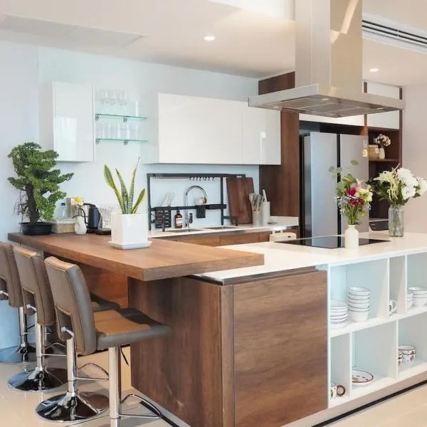 2BR 4Beds Luxury Condo Pool & Fitness, hotel ve městě Phuket