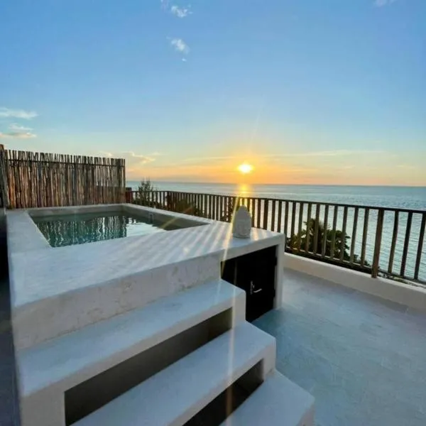 Breathtaking Ocean Vista Penthouse with Private Pool, hotel di Isla Holbox