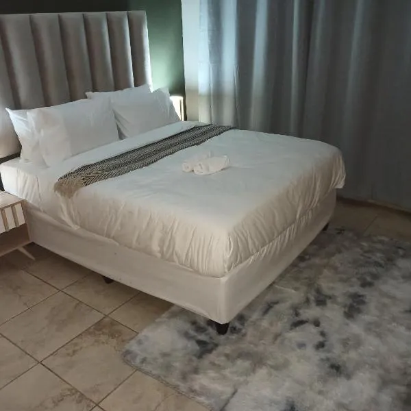 Waterfall Deluxe, hotel v destinaci Rustenburg