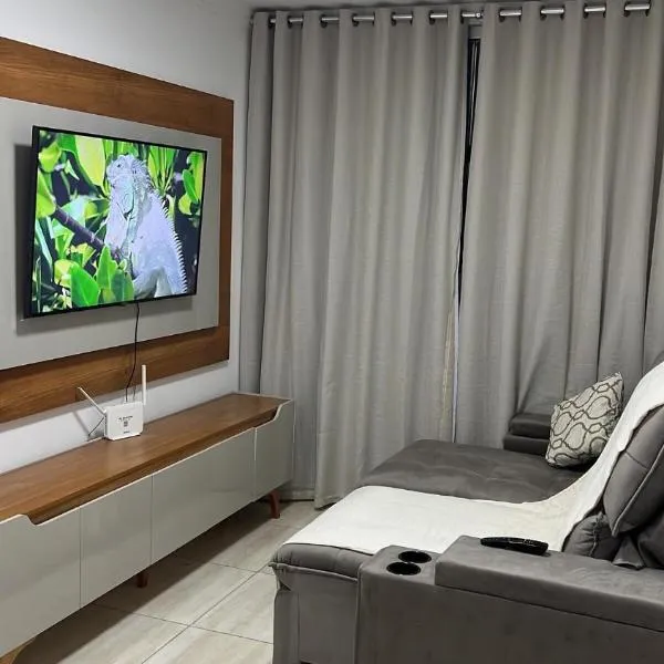 Apto luxo 2 min centro, hotel v destinaci Governador Valadares