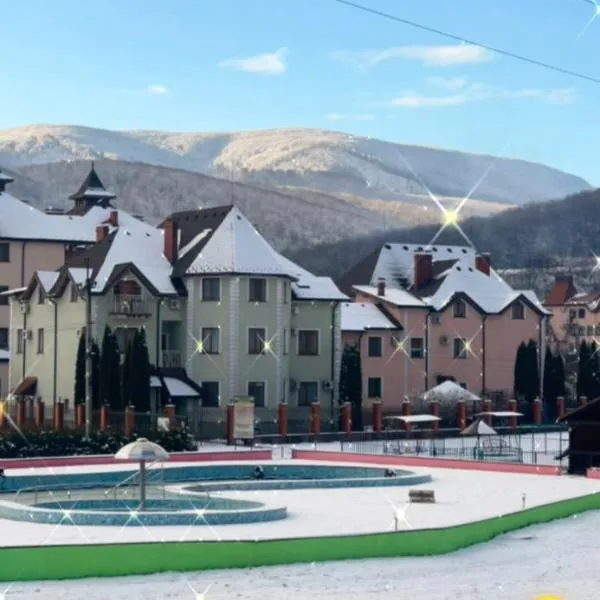 Moonglade Allure Houses, ξενοδοχείο σε Polyana