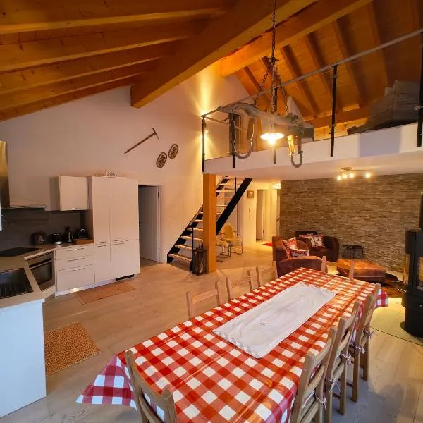 Tga Pilu a cozy and modern chalet on Savognin Ski Slopes with wonderful mountains view、Malmigiuerのホテル