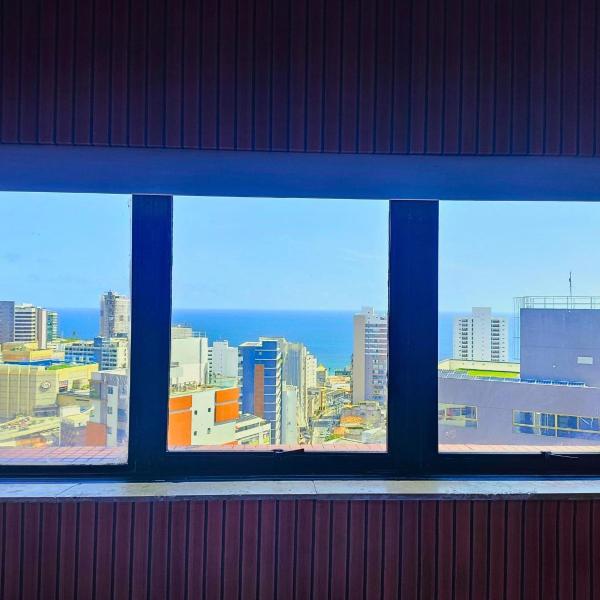 Lindo APT Vista Mar Completo com Piscina no Rooftop do EDF, Próximo ao Porto da Barra - Foto 2