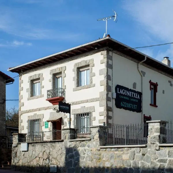 Casa Rural Lagun Etxea, hotel in Sobrón