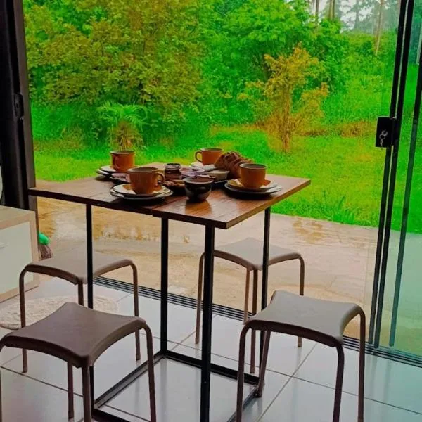 Casa Container, hotel in São Francisco do Sul