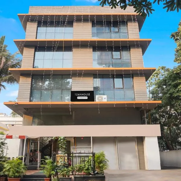 Super Townhouse Hadapsar formerly Savali Inn, hotelli kohteessa Mundhwa