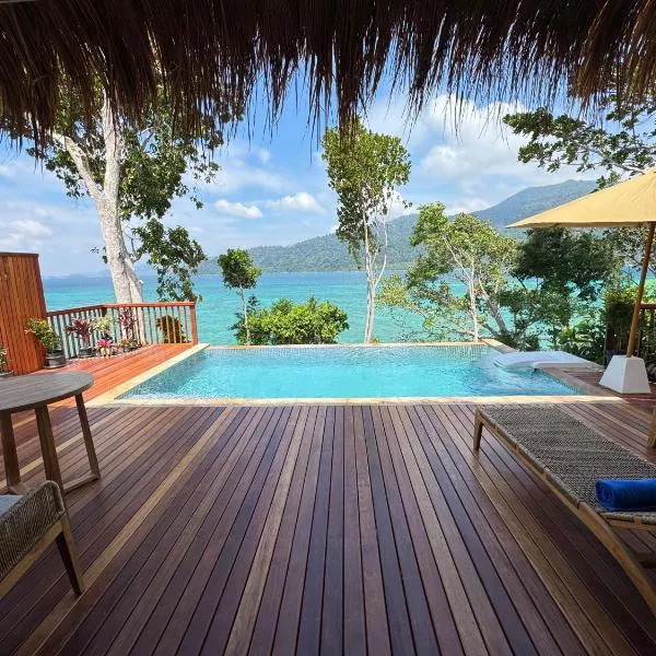 Ten Moons Sunset Villas โรงแรมในเกาะหลีเป๊ะ