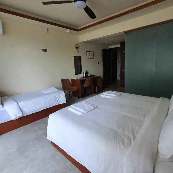 Kuredhi View, hotel in Thulusdhoo