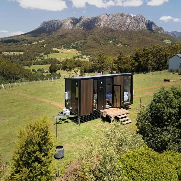 Hillside Hideout by Tiny Away, ξενοδοχείο σε West Kentish