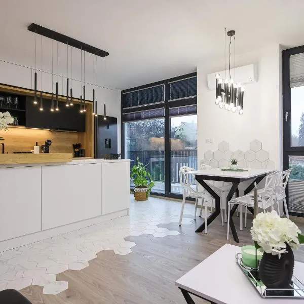 Luxury Landing 8-centrally located accomodation with private parking Targu Mures, khách sạn ở Târgu-Mureş