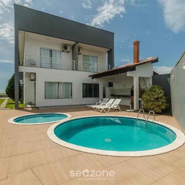 Apartamento em Condomínio c/ Piscina VDV0014