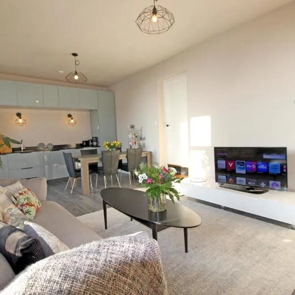 Spacious apartment in listed building, hotel in Vianen