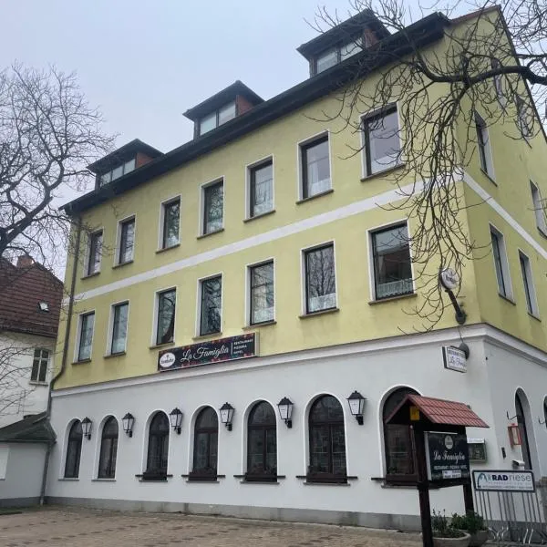 La Famiglia, hotel v destinaci Weißenfels