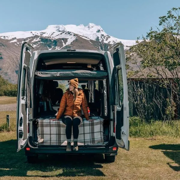 KúKú Campers - Campervans, hotel v Keflavíku