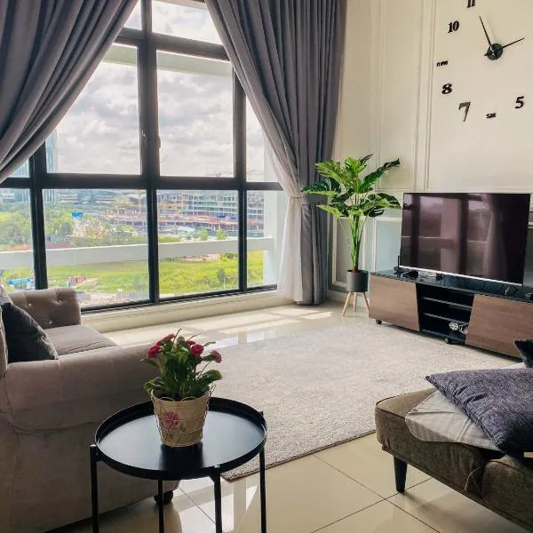 Condo Ioi City Mall Putrajaya, 3 & 2 Bedrooms, near to Hospital Serdang, UPM, Uniten, hotel in Putrajaya