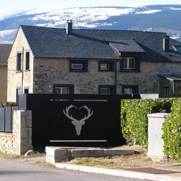 Authentique ferme Cerdane entièrement rénovée, hotel v destinácii Caldégas