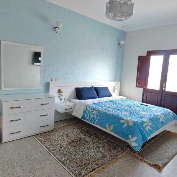Bel appartement familial au centre ville, hotel in El Kelaa des Srarhna