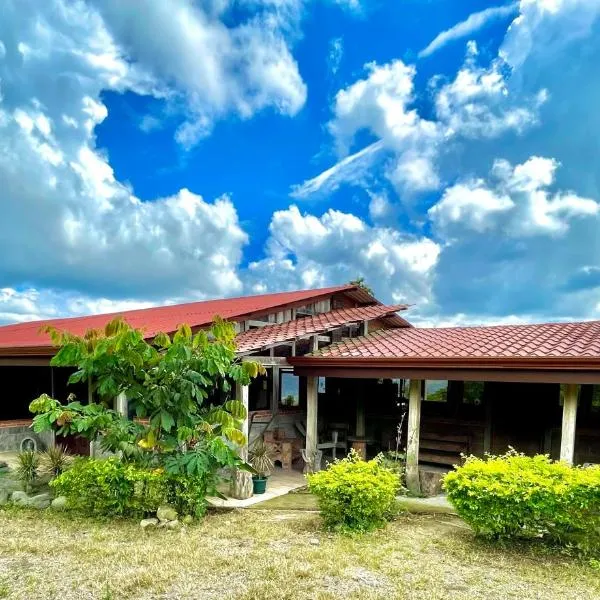 Casa Lajas - Casa 1 - Hospedaje, Granja y Turismo Rural, hotel in Turrialba