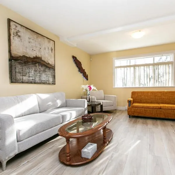 2 BR Spacious Ground Level Suite, hotel in Victoria