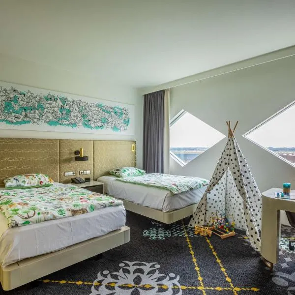 Hilton Schiphol - photo 2