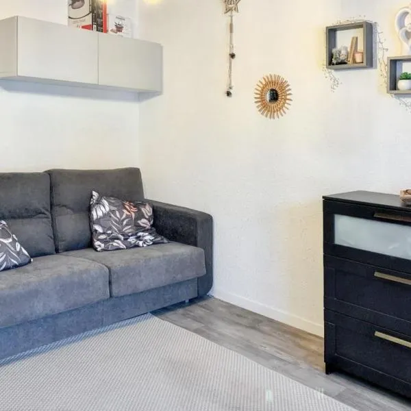 Studio cosy avec balcon et vue sur la montagne à Chamrousse - 19 m², hotel v destinaci Chamrousse