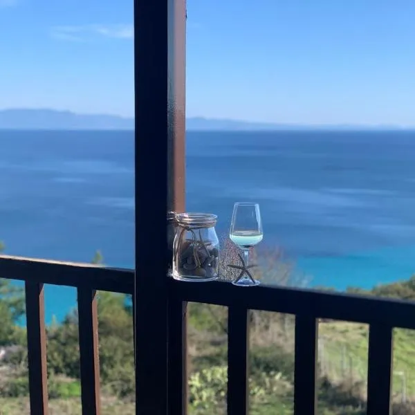 Sunrise Studio 2 Afitos、アフィトスのホテル