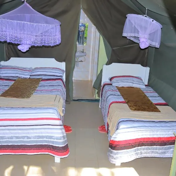 Rhino Tourist Camp, hotel v destinaci Ololaimutiek