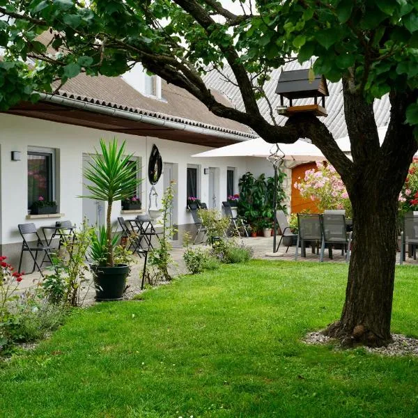 Privatzimmer Haider, hotel v destinácii Illmitz
