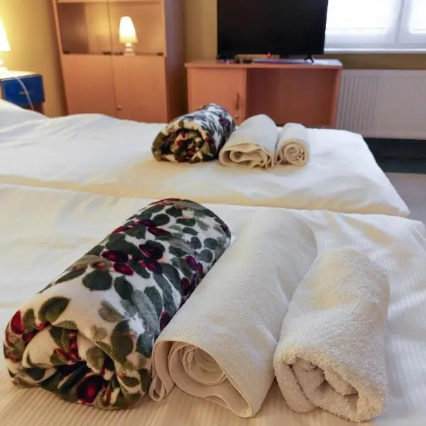 Pod starymi lipami, hotel in Szczecin