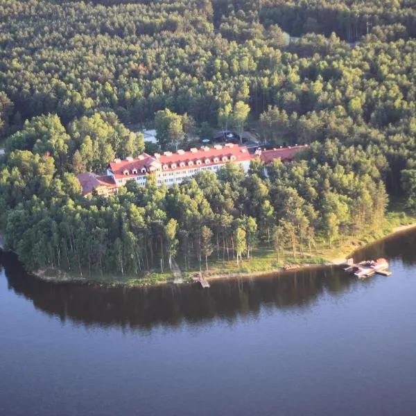Cztery Wiatry Aparthotel, hotel in Korytnica