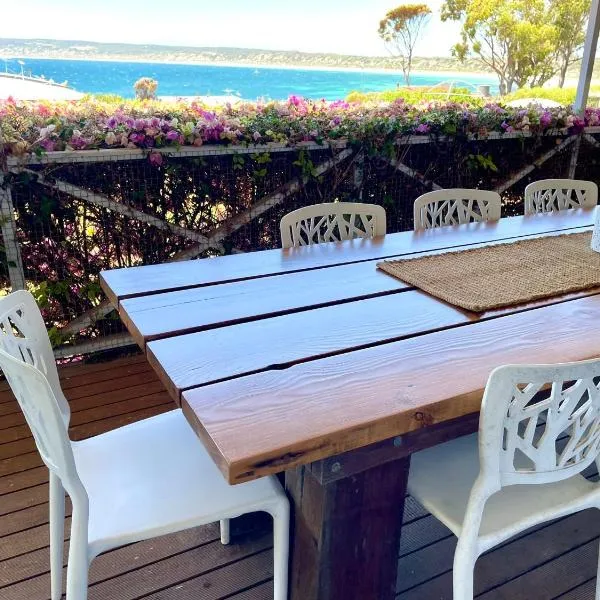 Fareview Beach House, hotel in Emu Bay