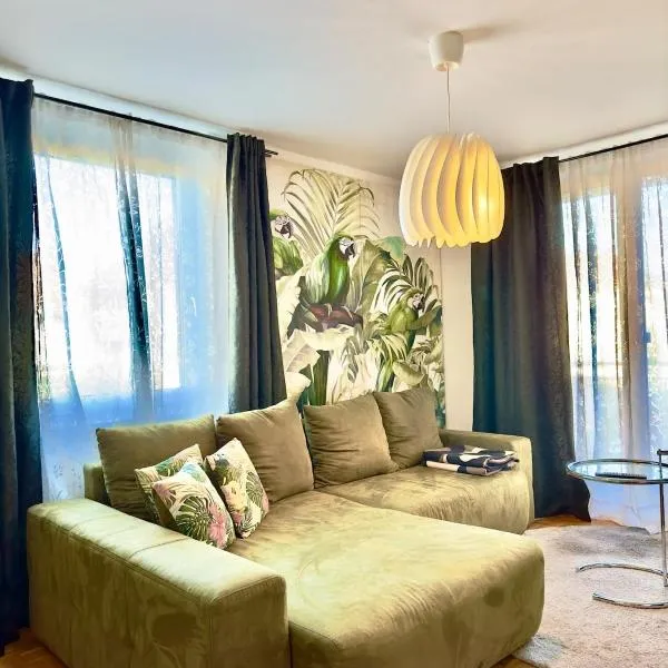 Boutique Appartement mit Balkon, hotel v destinaci Lauterach