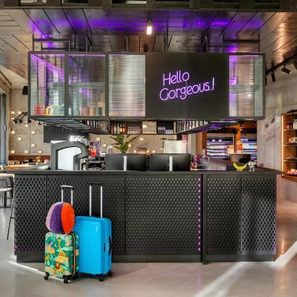 Moxy Antwerp, hôtel à Anvers