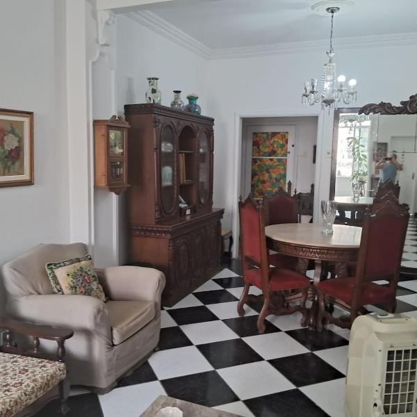 Apartamento e garagem junto à praia, 03 quartos até 06 hóspedes