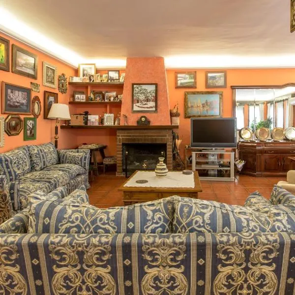 Casa Rural La Casona, hotel in Casas de Juan Núñez